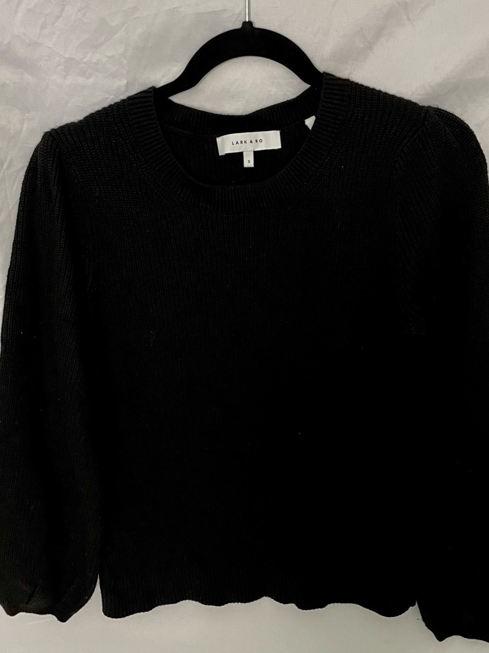 Lark & Ro Black Crewneck Puff-Sleeve Sweater